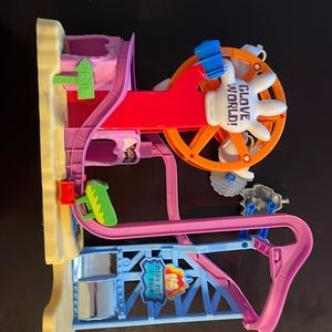 Sponge Bob Square Pants Glove World